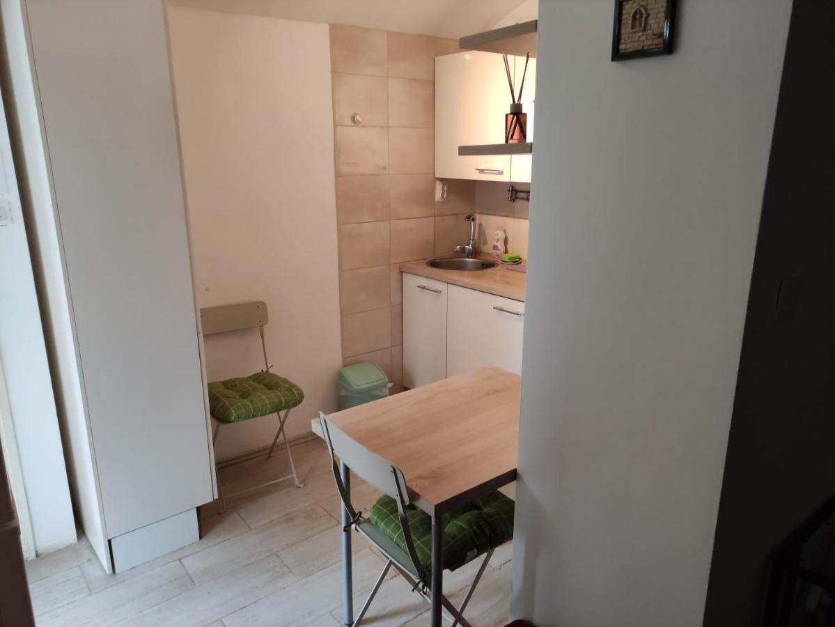 Lara Apartment