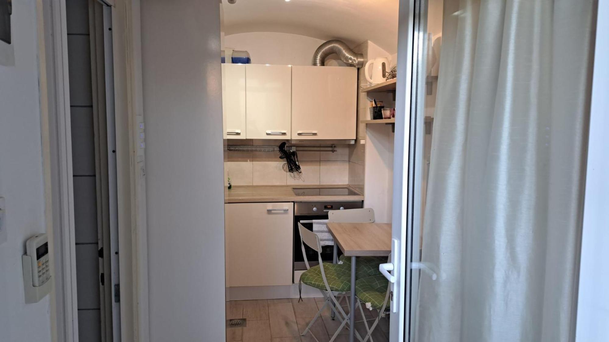 Lara Apartment *