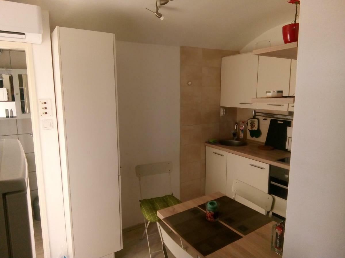 Apartment Lara *